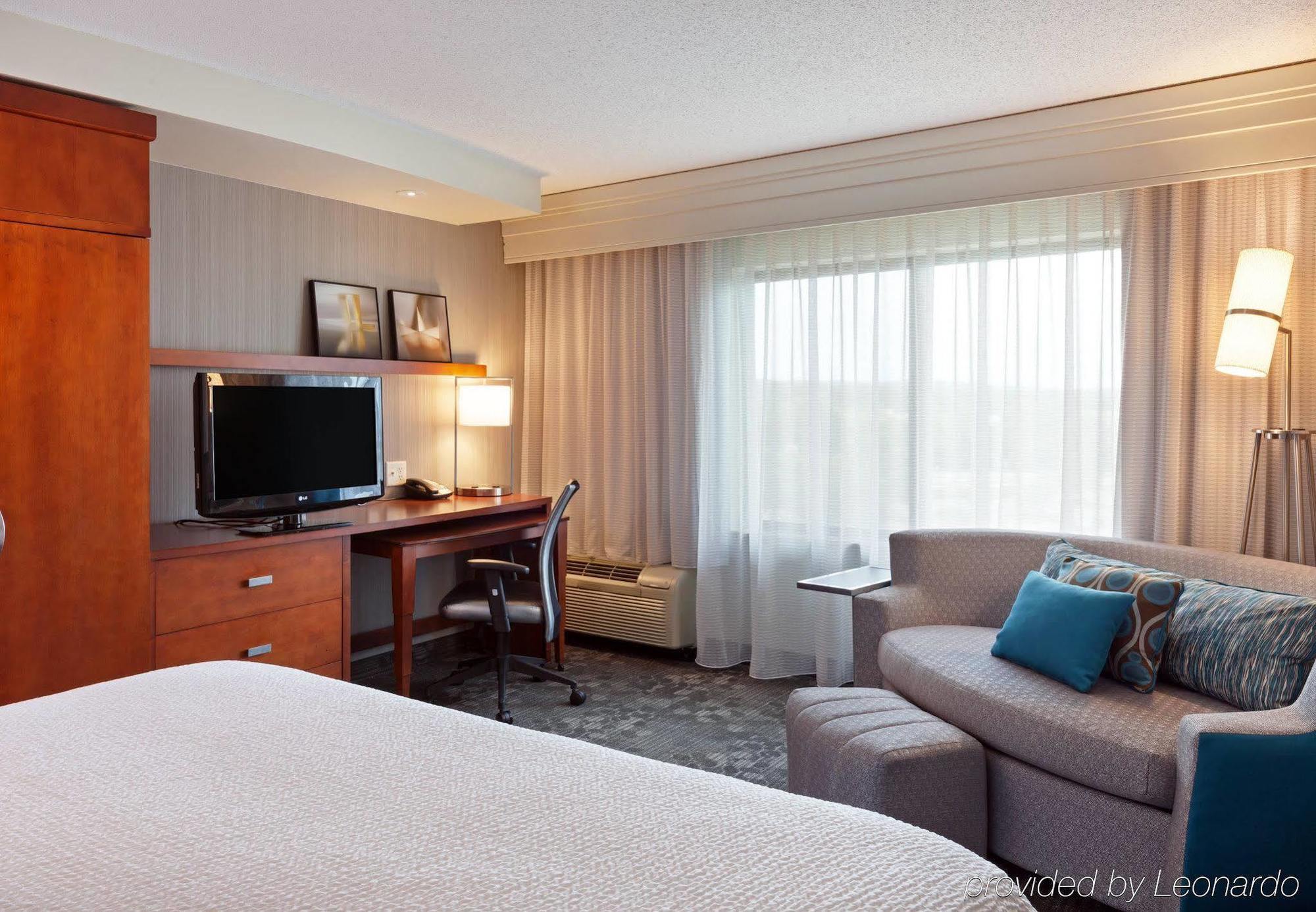 Courtyard Hartford Farmington Hotel Exterior photo