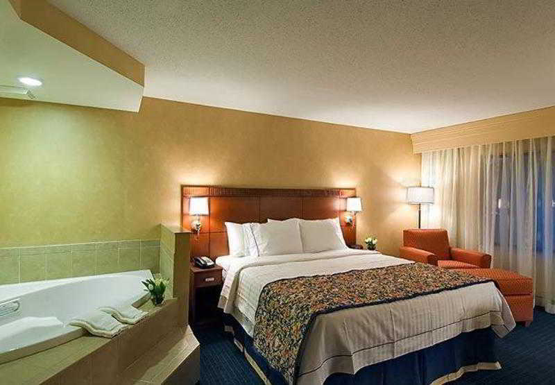Courtyard Hartford Farmington Hotel Exterior photo